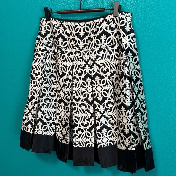 White House Black Market 100% Silk Pleated Mini Party Skirt Women's 6 - Picture 4 of 9